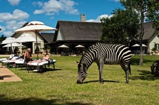 Celebrar el año nuevo en el Royal Livingstone Hotel en las cataratas Victoria (Zambia).