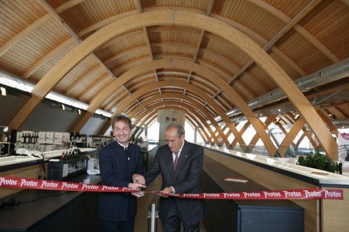 Bodegas Protos inaugura su nueva tienda diseñada por Richard Roger y Graham Stirk.