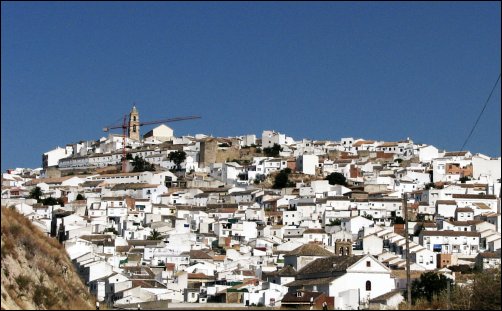 Baena es un pueblo blanco, rodeado de olivares, viñedos y huertas