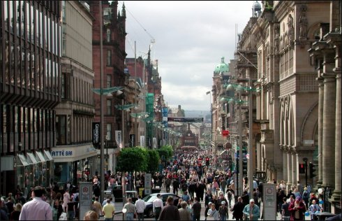 Glasgow es una ciudad muy bulliciosa, llena de comercios, tiendas de todo tipo y pubs