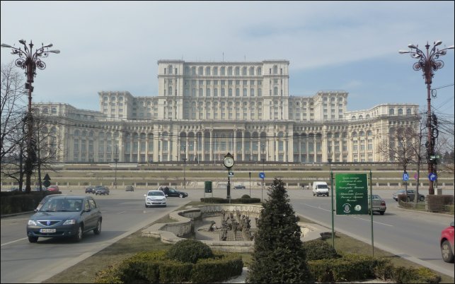 Bucarest, símbolo de Rumanía, es una elegante ciudad.