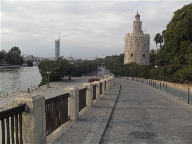 La Torre del Oro y el Guadalquivir, la unión perfecta