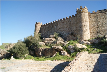 El espectacular castillo de Miraflores, en un entorno privilegiado.