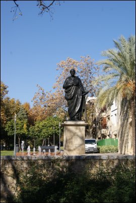 Estatua homenaje al gran Séneca