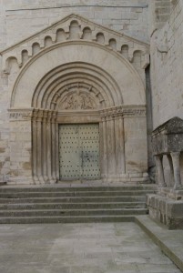 Monasterio de Vallbona - Una de las puertas de la Iglesia