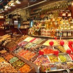 Puesto de dulces en el mercado de La Boqueria.