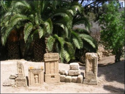 El Santuario de Tophet, cubierto de estelas