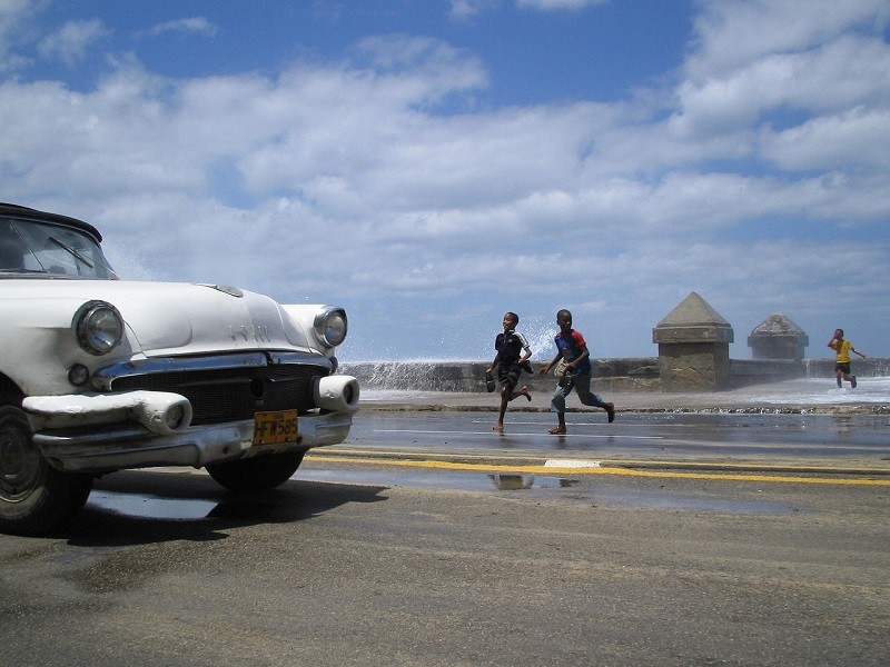 Si algo hace auténtico y único al Malecón son sus gentes