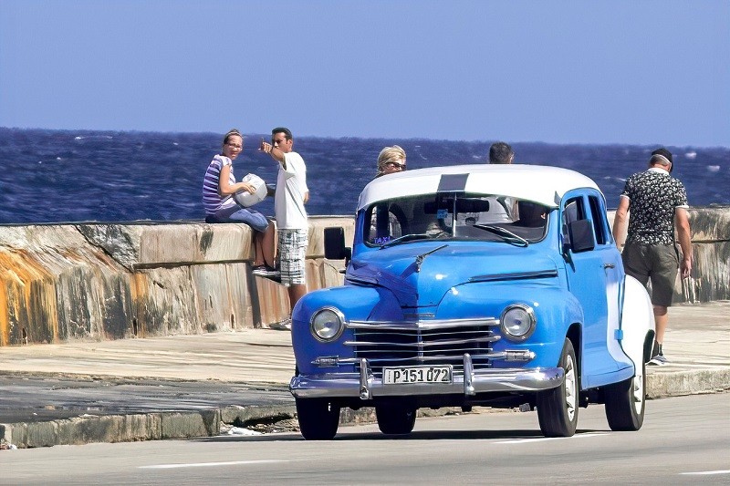 Conocer La Habana y pasear por el Malecón es una experiencia vital imborrable