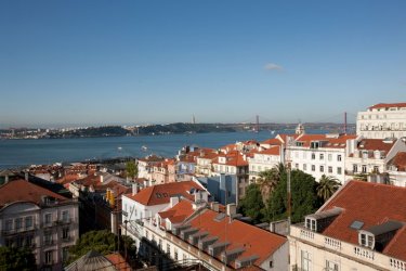 Lisboa es una de esas ciudades que merece ser contemplada desde las alturas.