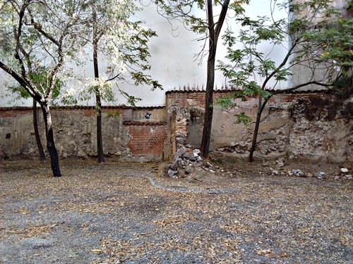 Lienzo de muralla árabe en la calle del Almendro