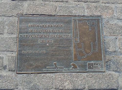 Plaza conmemorativa en la Plaza de Santiago