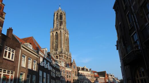 La Torre Dom es la torre más alta y más vieja de Holanda y símbolo de Utrecht
