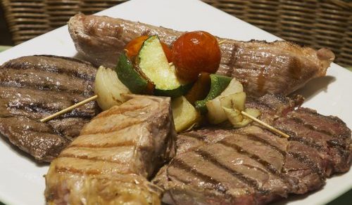 Abrasador Arco Iris, carne a la brasa y naturaleza a tan sólo 15 minutos de Madrid