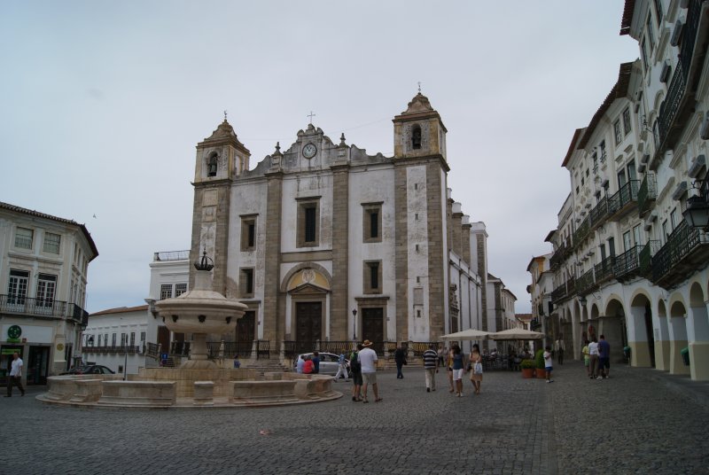 Évora, un paseo por la historia del Alentejo portugués