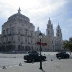 En el corazón de Portugal, a unos kilómetros de Lisboa, se encuentra uno de los palacios más espectaculares del país. El Palacio Nacional de Mafra