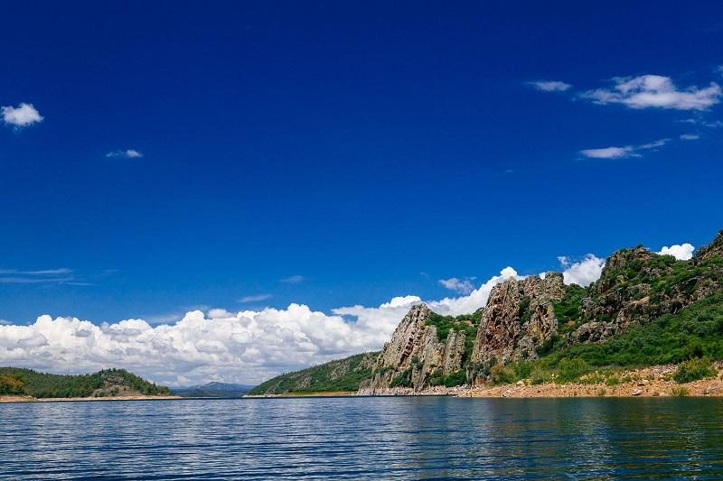 La naturaleza y el ser humano han tejido el paisaje de La Siberia extremeña