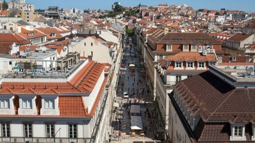 Lisboa cuenta con múltiples espacios de shopping: centros comerciales completos, outlets, pequeñas tiendas tradicionales, mercados, ferias…