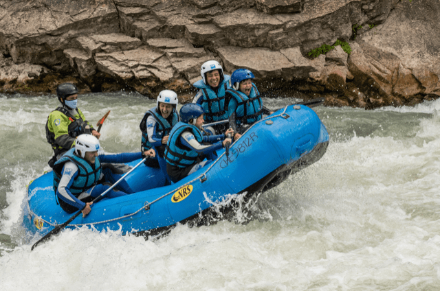 El rafting, por su parte, permite sentir la fuerza del agua