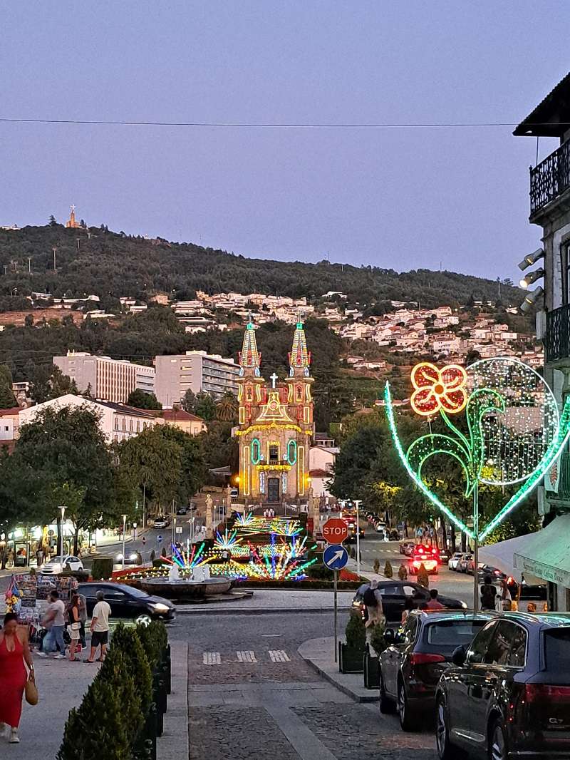 El Monte da Penha contempla desde la distancia todo Guimaraes