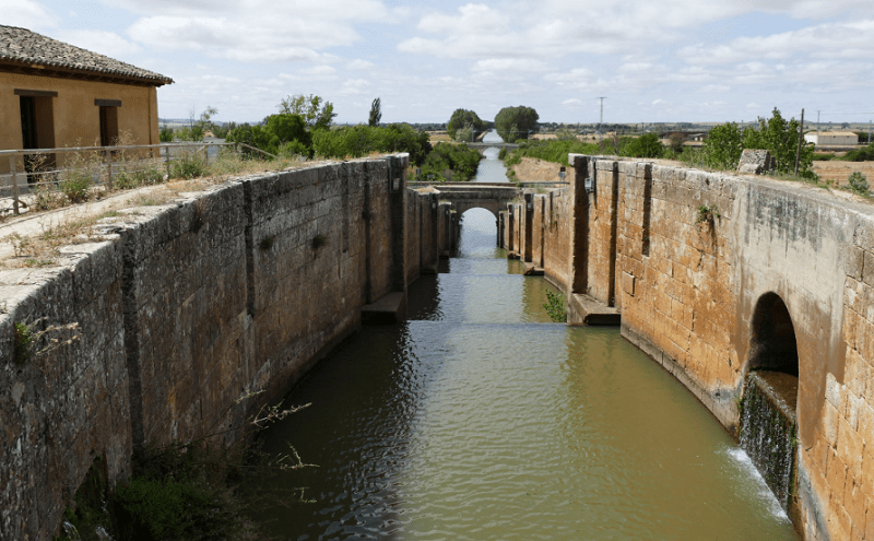El Canal de Castilla, un prodigio de ingeniería y planificación del siglo XVIII