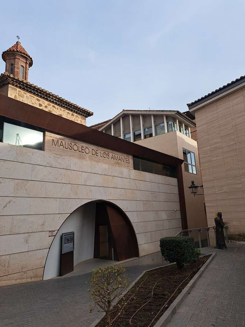 El Mausoleo de los Amantes: la leyenda que nunca muere