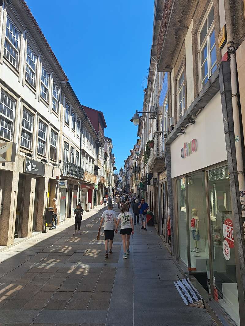 Rua do Souto, una conocida calle comercial y peatonal en el centro histórico de Braga