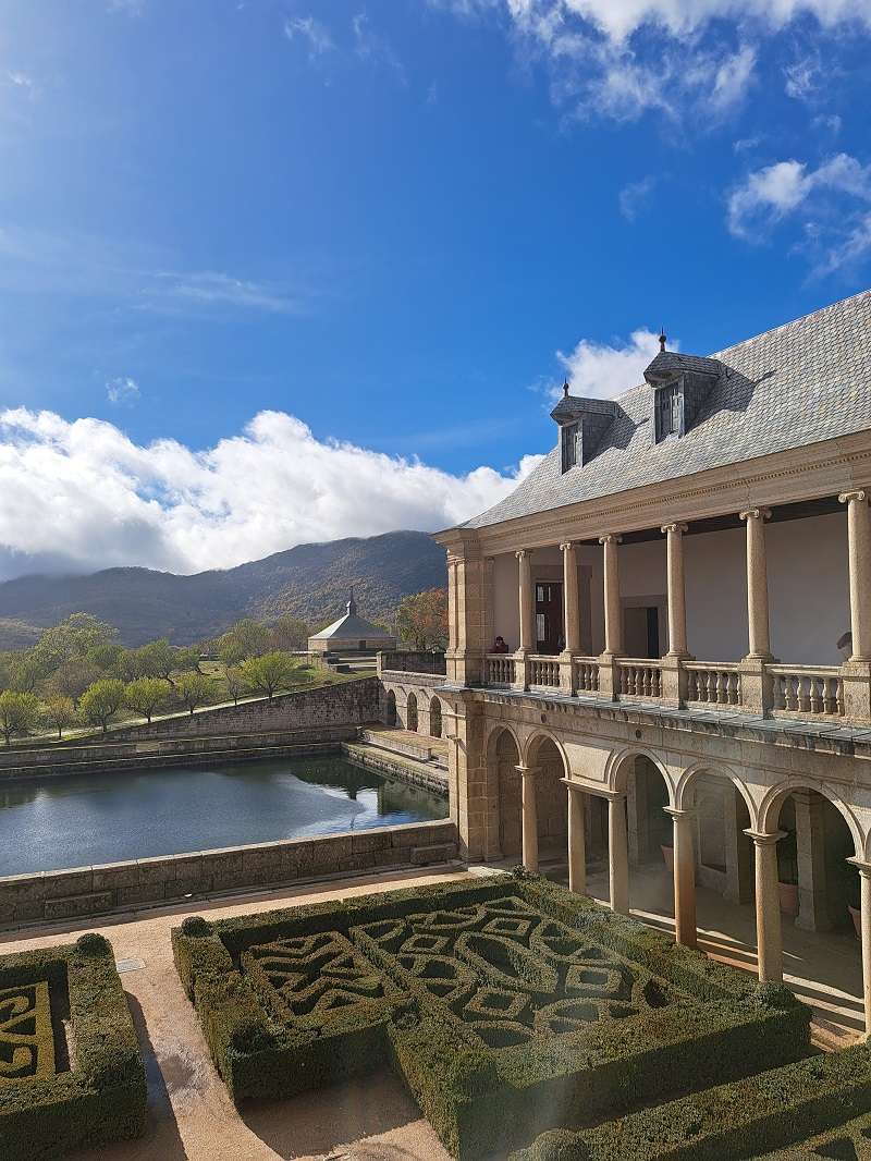 El Estanque y Mirador del Hospital