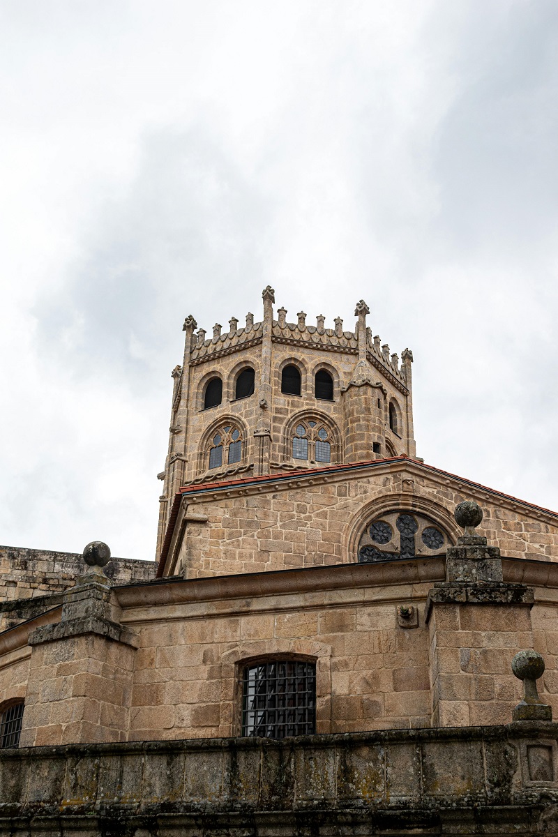 Catedral de Ourense, también conocida como la Catedral de San Martín de Tours