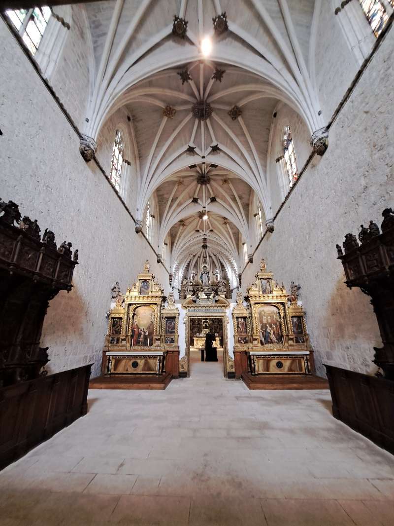 Interior de la iglesia de la Cartuja de Miraflores