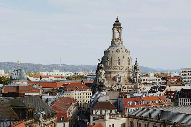 La Frauenkirche (Iglesia de Nuestra Señora) en el Neumarkt de Dresde, Alemania