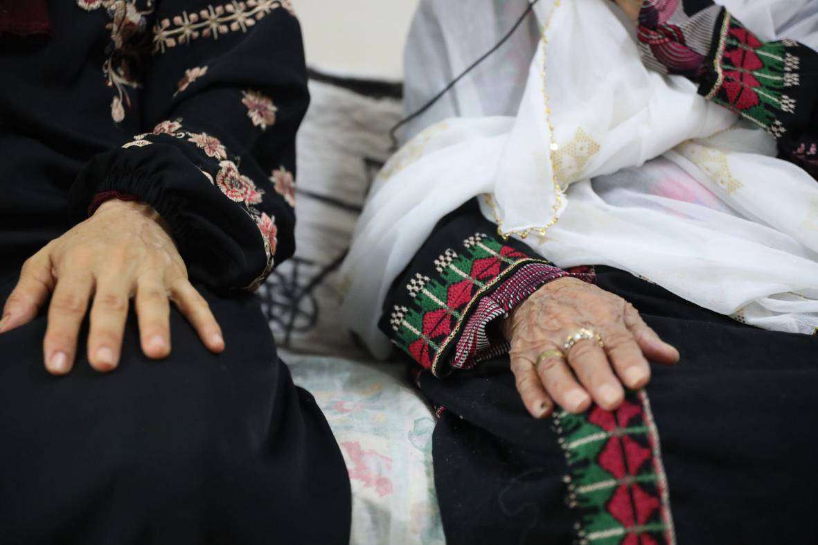 Lara Salous. Around their hands. 2023. Video