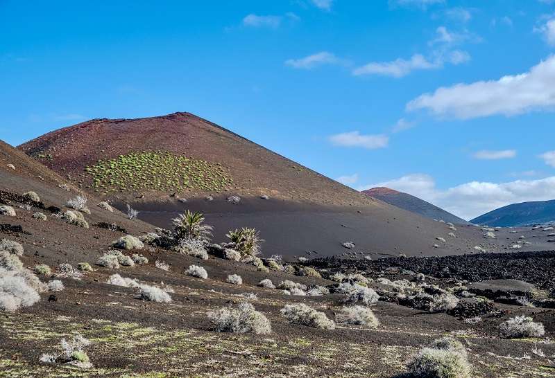 Paisaje volcánico del Parque Nacional de Timanfaya en Lanzarote