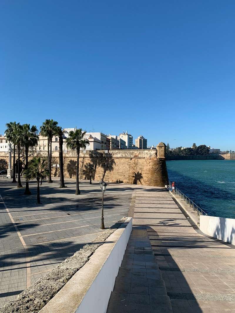 Murallas de San Carlos en la ciudad de Cádiz