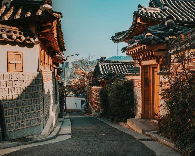 ldea Bukchon Hanok en Seúl, Corea del Sur, un lugar histórico conocido por sus casas tradicionales