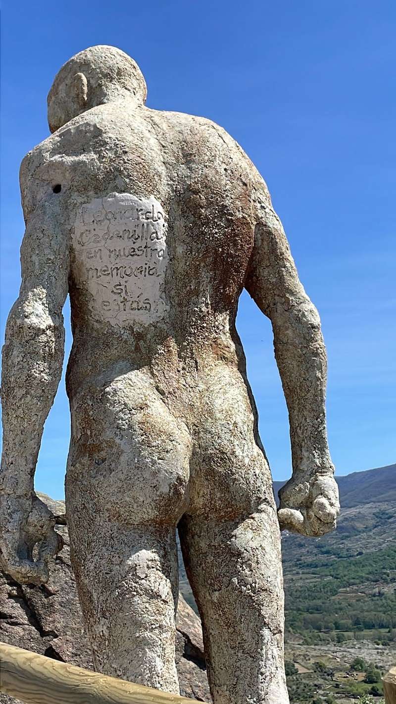 Una de las esculturas del Mirador de la Memoria en El Torno